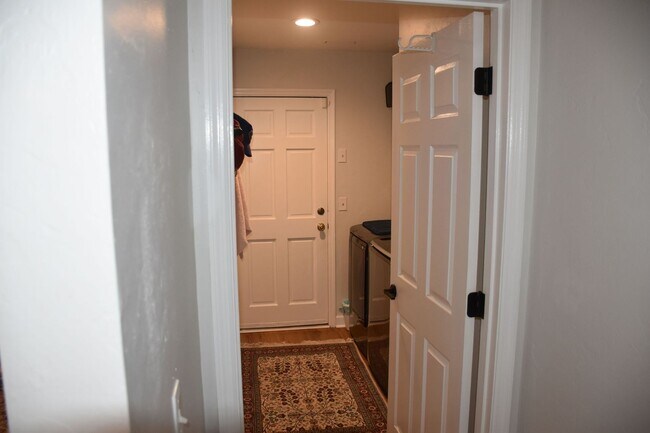 Building Photo - 3/2 Home in The Reserve