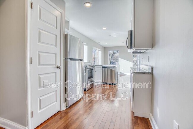 Building Photo - 1623 E Baltimore St