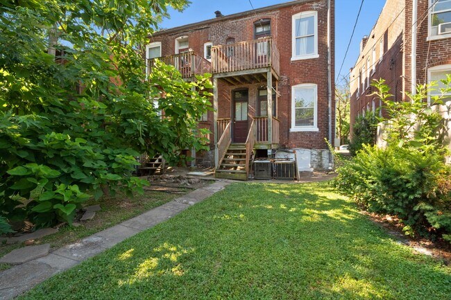 Building Photo - 4061 Hartford St