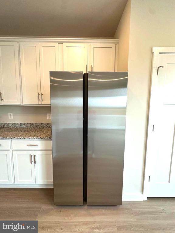 Building Photo - 369 Huntwell W Ave