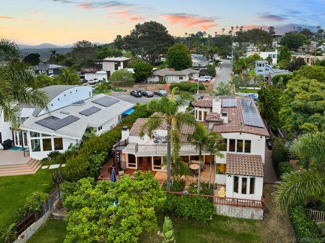 Building Photo - 701 N Granados Ave