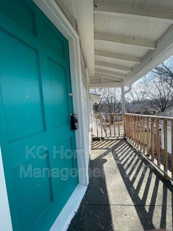 Building Photo - 810 S Hardy Ave