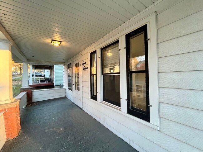 Building Photo - 3 Bed 1 Bath Single Family Home in Wausau - Now offering a 6 MONTH lease opportunity!