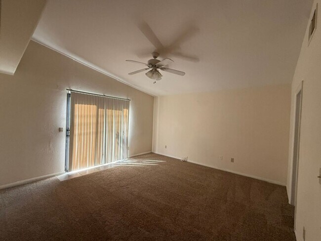 Building Photo - 52765 Avenida Diaz