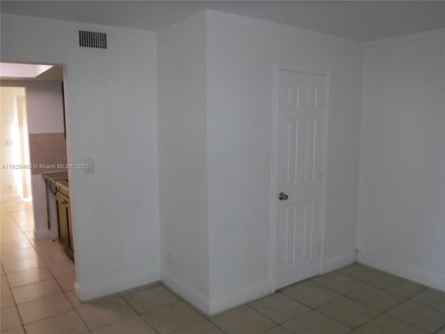 Building Photo - 4100 NW 16th Ave