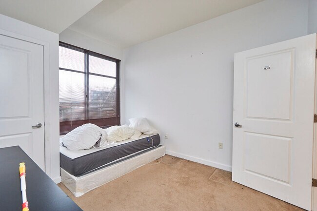 Building Photo - 475 K St NW