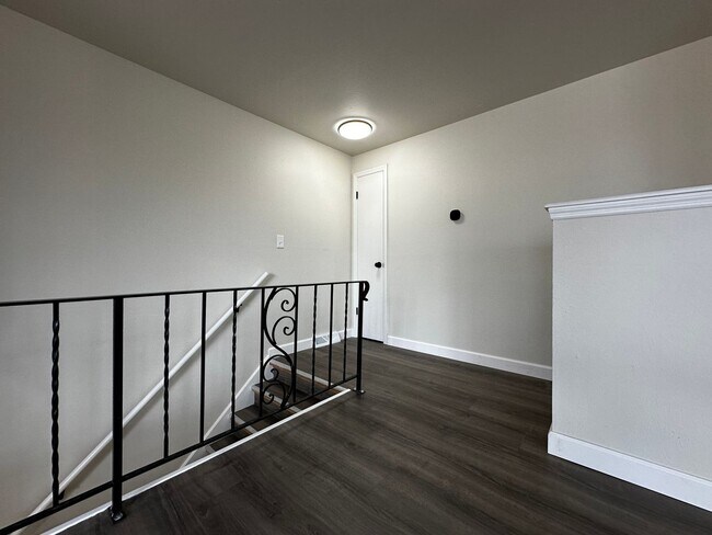 Building Photo - 2746 Nicolet Dr