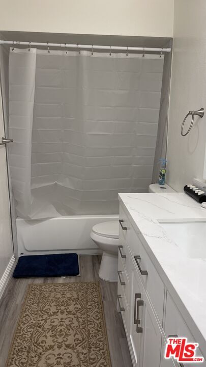 Building Photo - 4260 Vía Arbolada