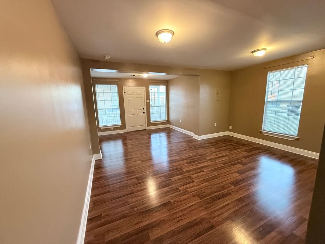 Building Photo - 2560 Madrid St