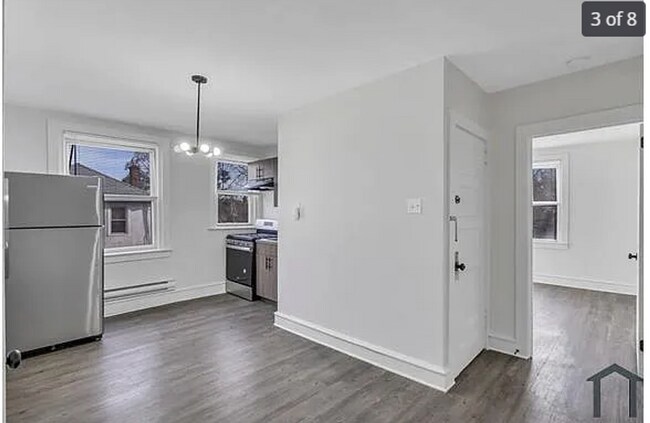 Building Photo - 409 Kerper St