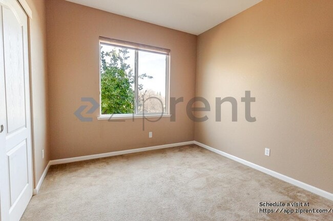 Building Photo - 681 Ringneck Ct