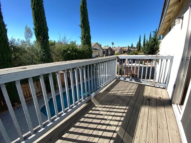 Building Photo - Large Four Bed, Three Bath Home with a Pool