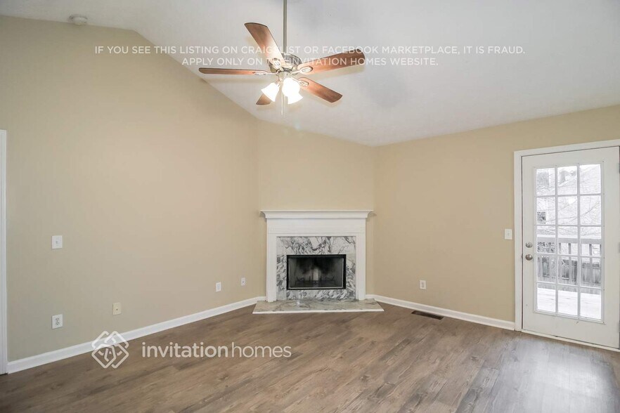 Building Photo - 300 Fieldstone Ln