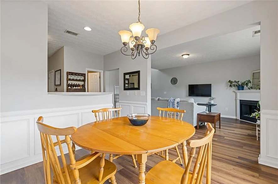 Dining Room - 2280 Baker Station Dr