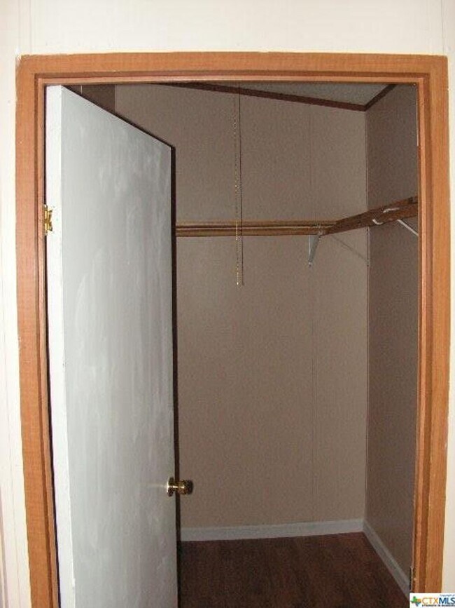 Building Photo - NEW ON MARKET