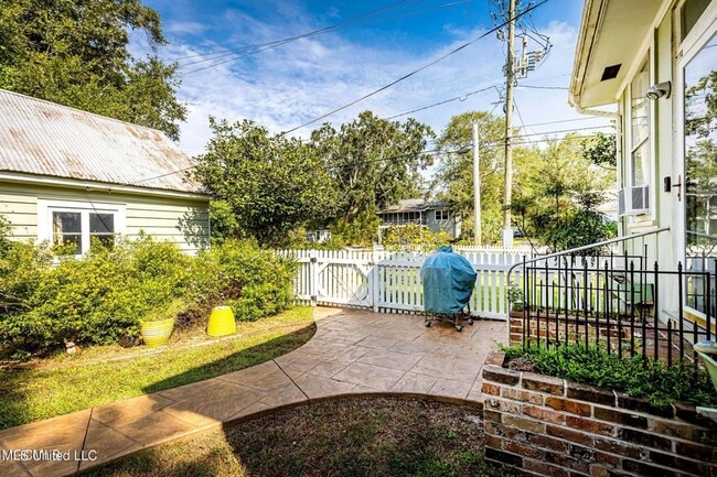 Building Photo - 145 St Francis St