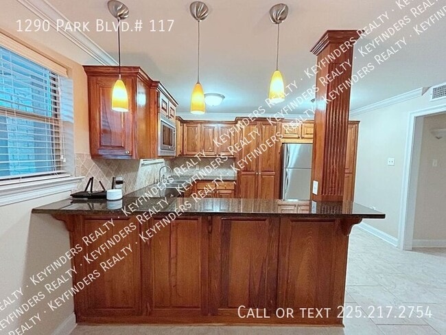 Building Photo - 1290 Park Blvd