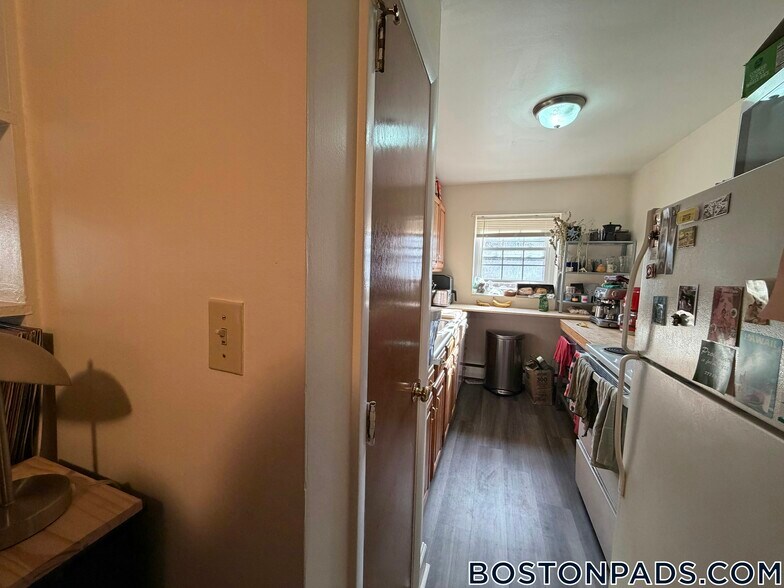 Building Photo - 8 Brattle Dr