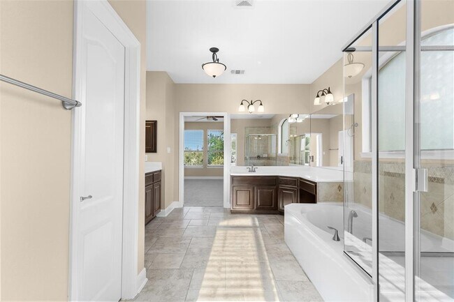 Building Photo - 3001 Lombardi Way