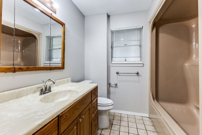 Building Photo - 10107 Muskogee Dr