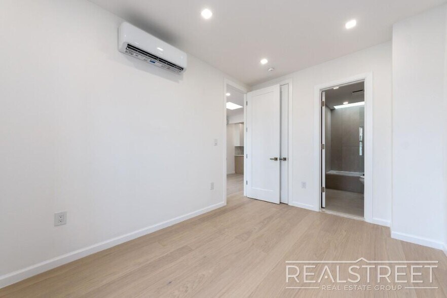 Building Photo - Spacious 2-Bedroom, 2-Bath Apartment in Bed-Stuy with Modern Amenities