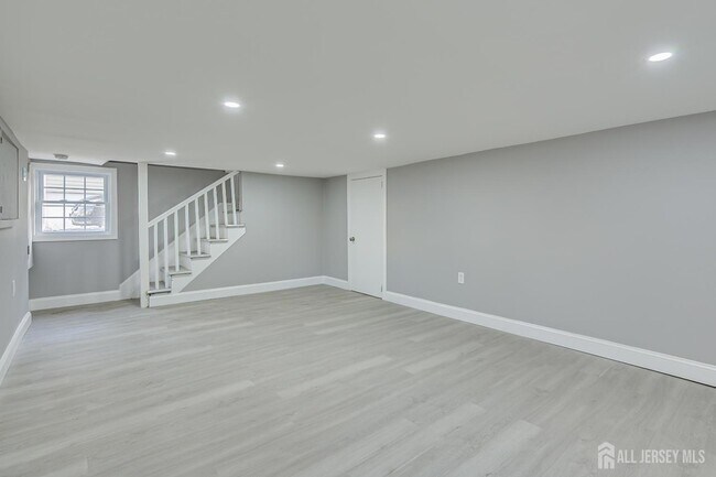 Building Photo - 36 2nd Ave