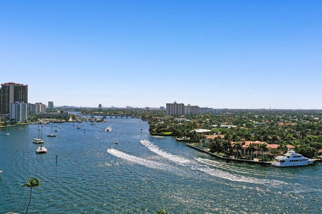 Building Photo - 2908 Bayshore Dr