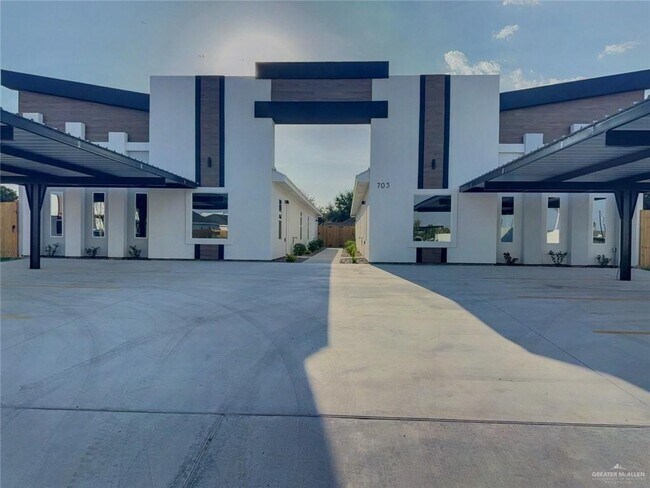 Building Photo - 34 N Emerald Ave