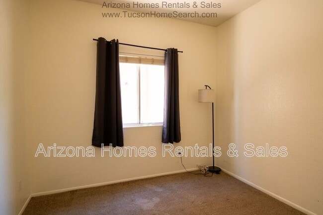 Building Photo - 9037 E Orchid Vine Dr