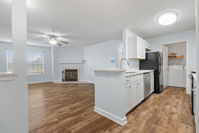 Building Photo - 2 Bed 2 Bath Condo for Rent in Norfolk!