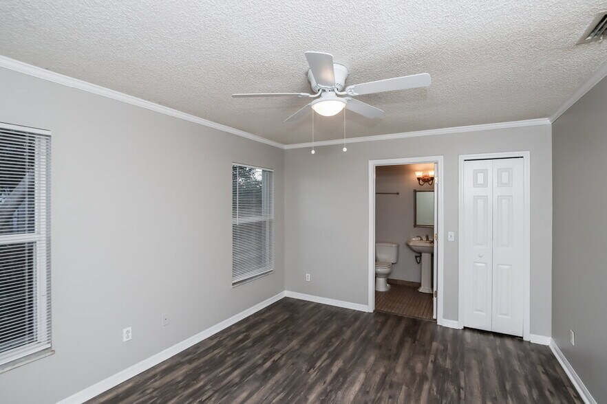 Building Photo - 108 Osceola Ave