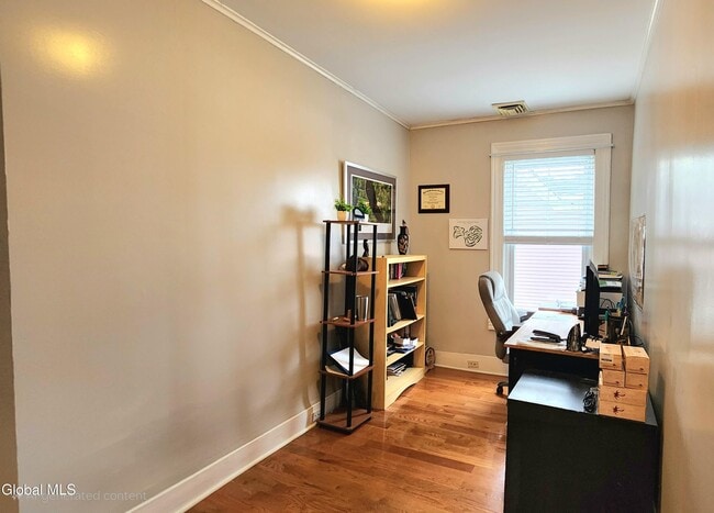 Building Photo - 76 Caroline St