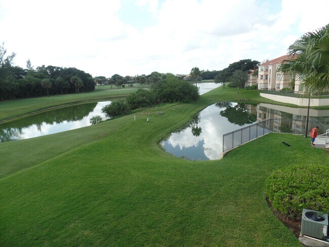 Building Photo - 3350 Pinewalk Dr N