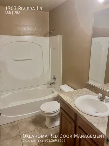 Building Photo - 1703 Riviera Ln