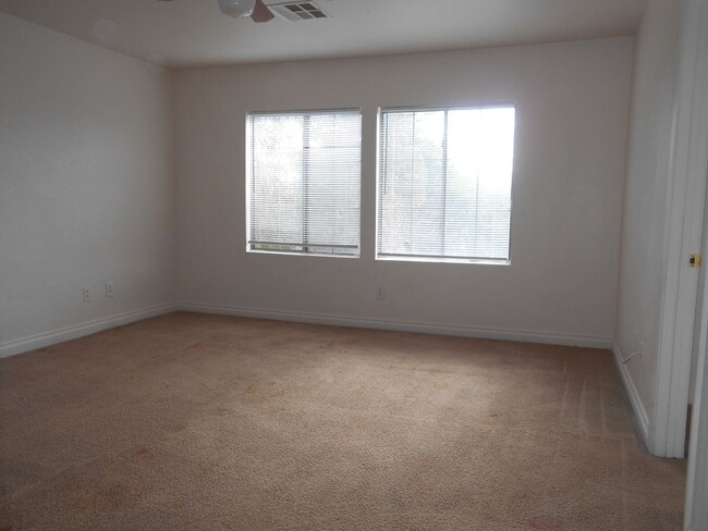 Building Photo - Stunning 4 Bedroom Home in North Las Vegas!