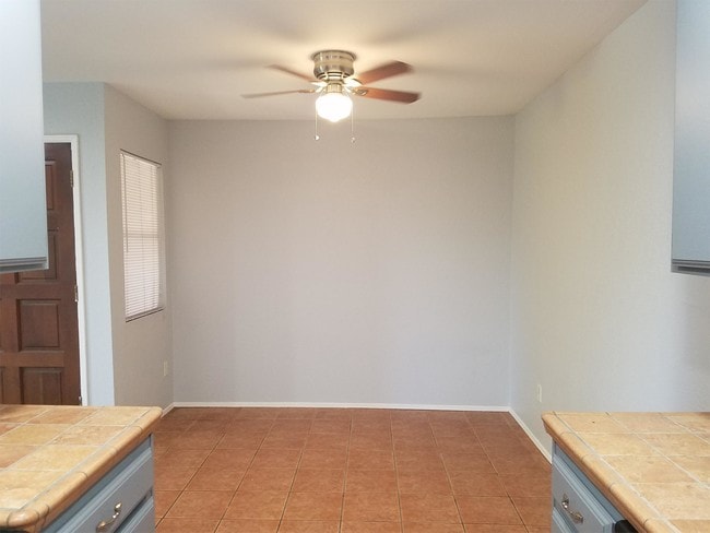 Building Photo - 1013 S Sunshine Ave