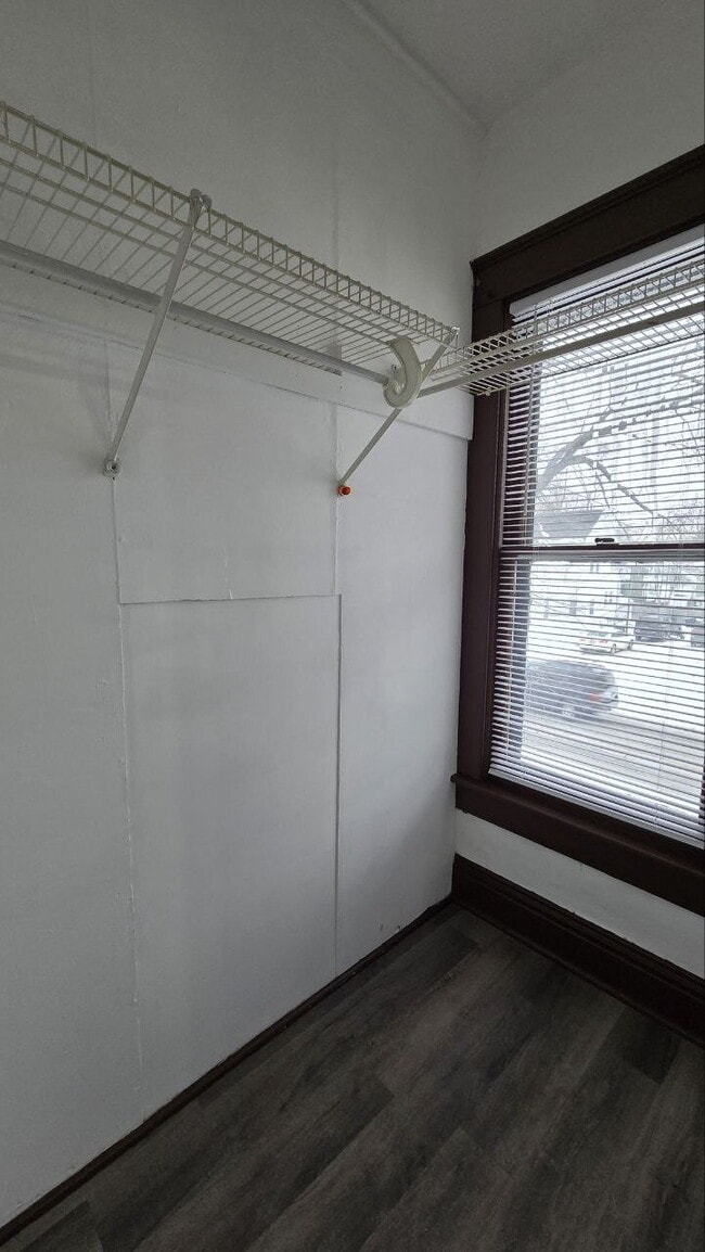 Building Photo - ?? Spacious 3BR/1BA First-Floor Home with Garage & Fenced Yard in Quiet Michigan City Neighborhood