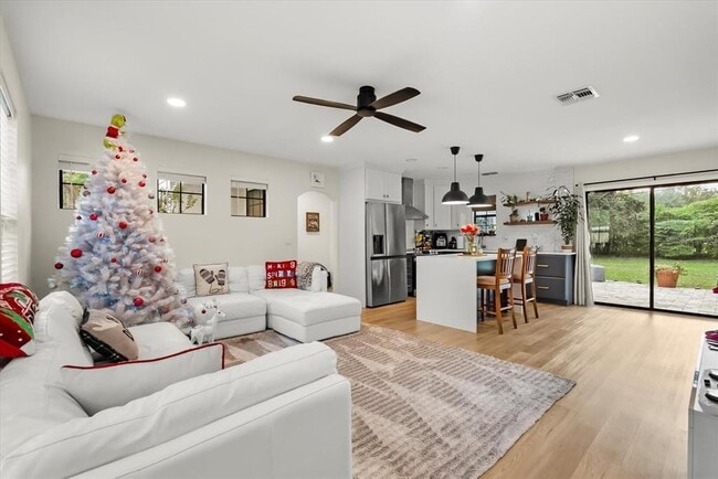 Building Photo - 3622 Devonswood Dr