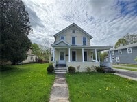 Building Photo - 1714 Valley Dr