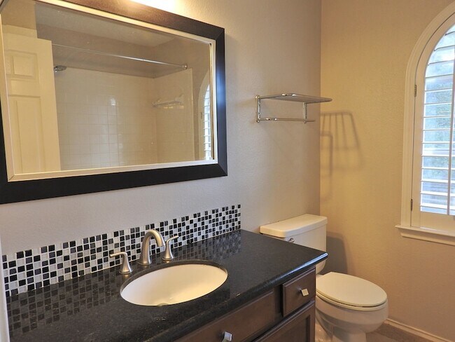 Building Photo - 4427 Wavertree Dr