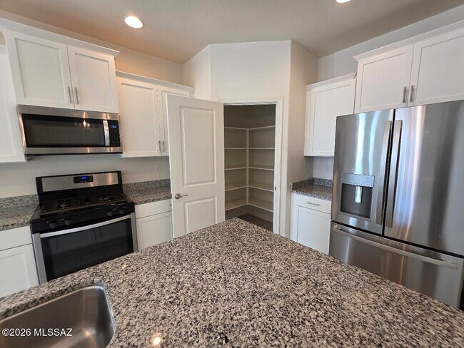 Building Photo - 10800 W Embrey Dr