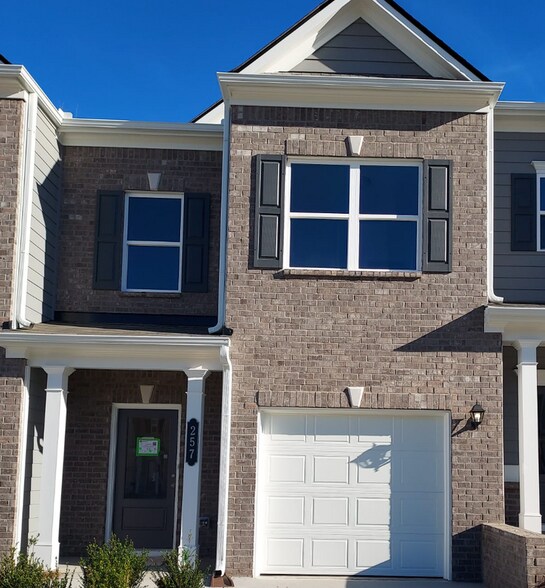 Primary Photo - 257 Dupont Dr