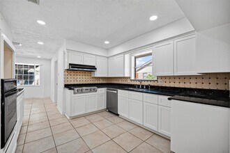 Building Photo - 3910 Chile Dr