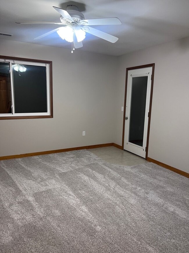 Building Photo - Well-maintained 2-bedroom, 1-bath house in a great location