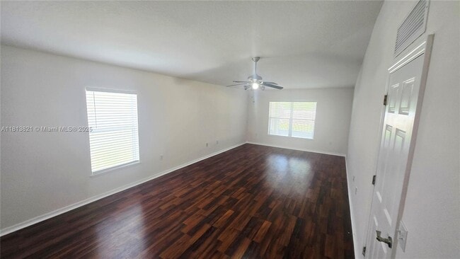 Building Photo - 3085 Mandolin Dr