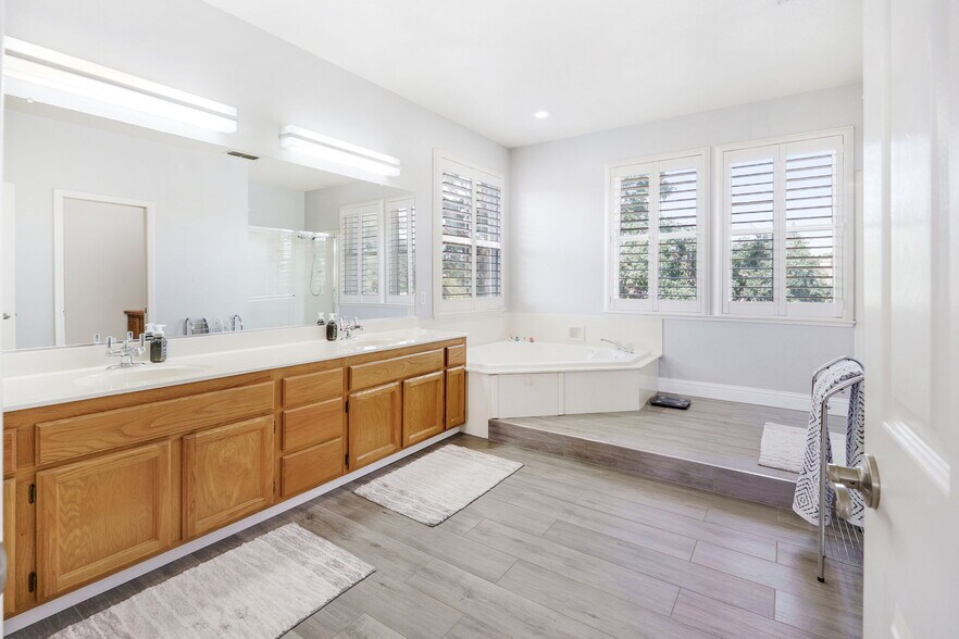 Building Photo - 1369 Palmerston Loop