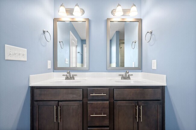Building Photo - Stunning home ready to make yours !