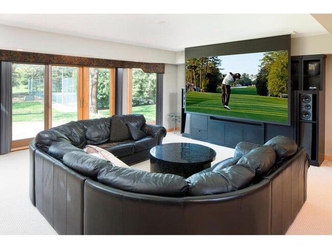 Building Photo - 1215 Oakview Rd