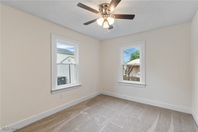 Building Photo - 1056 Belden Ave