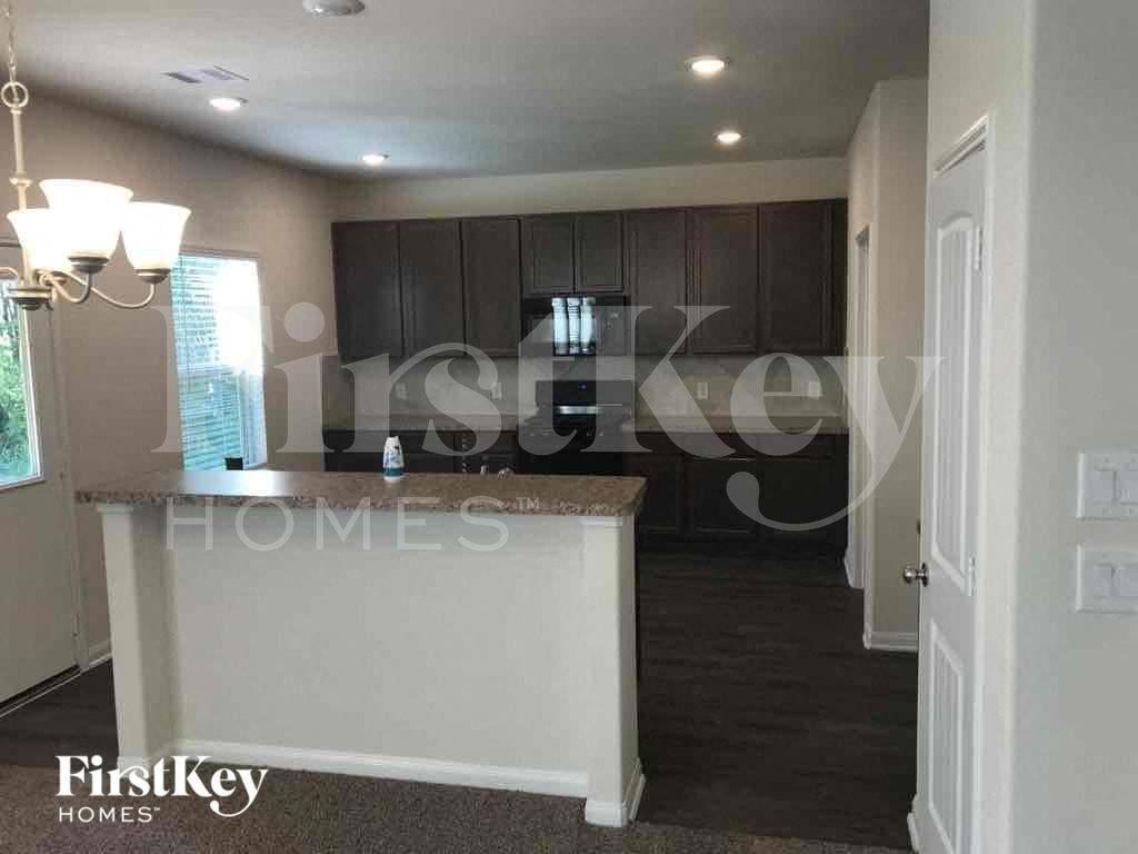 Building Photo - 6630 Blimp Base Blvd